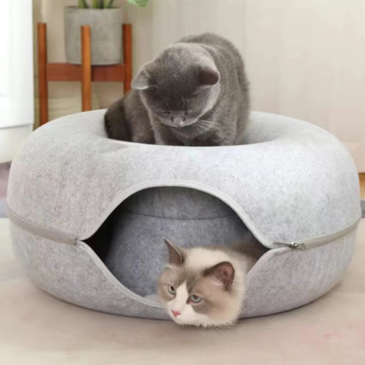 Ormollo™ Tunnel Donut Cat Bed